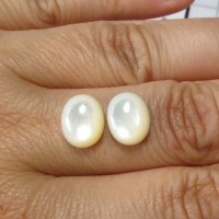 Mother of pearl cabochon