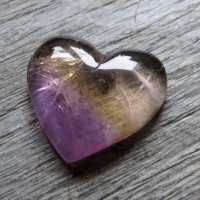 Ametrine -kabošon heart