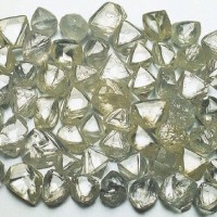 Surové diamanty