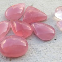 raspberry quartz vs rose quartz