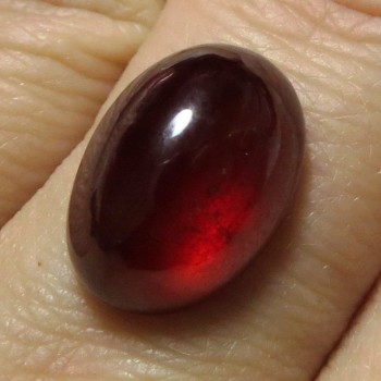 Red Grenade Grenadier Extra, Tanzania, Cabochon A7 | www.sperkove-kameny.cz