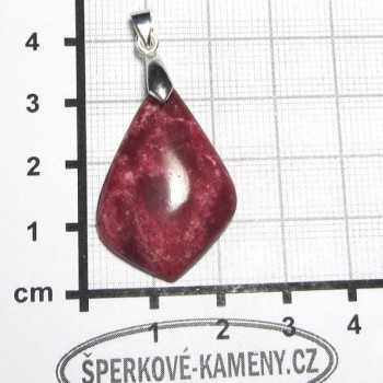 Pendant from thulite no.14 | www.sperkove-kameny.cz