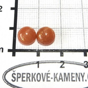 Sluneční kámen růžový třpytivý náušnicový pár 8 mm| www.sperkove-kameny.cz