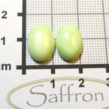 citrónový chrysopras pár kabošonů 10x14mm │ www.sperkove-kameny.cz