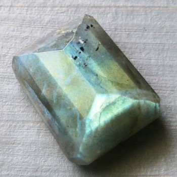 labradorit facetovaný labradorite faceted