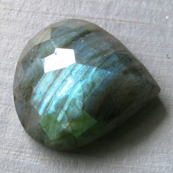 labradorit facetovaný labradorite faceted