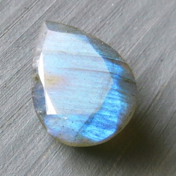 labradorit facetovaný labradorite faceted