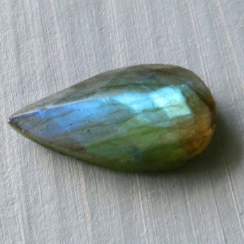 labradorit facetovaný labradorite faceted