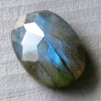 labradorit facetovaný labradorite faceted