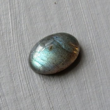 Labradorit malý kabošon, Madagaskar,  č.B10