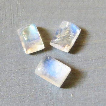 Měsíční kámen, obdélníček (7 x 5 mm)