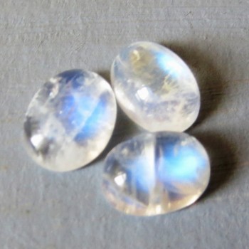 Měsíční kámen, oválek (6 x 8 mm)