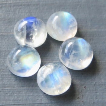 Moonstone, round cabochon 6 mm 