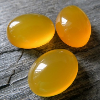 Dyed chalcedony; lemon yellow 15x20mm