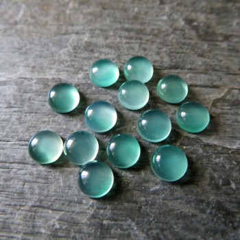 Barvený chalcedon; mentolková - 6mm