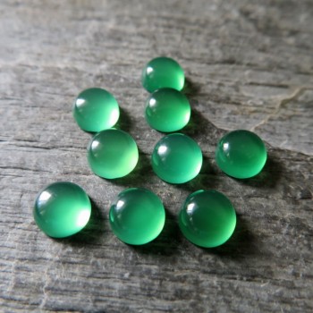 Barvený chalcedon; zářivá zelená - 6mm