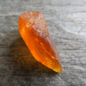 Surový přírodní Jantar,Litva, č.S7