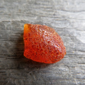Surový přírodní Jantar,Litva, č.S10