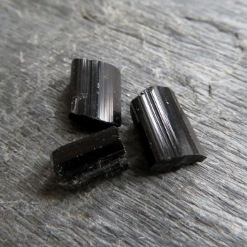 Tourmaline, scory, 3pcs of crystals No. 8