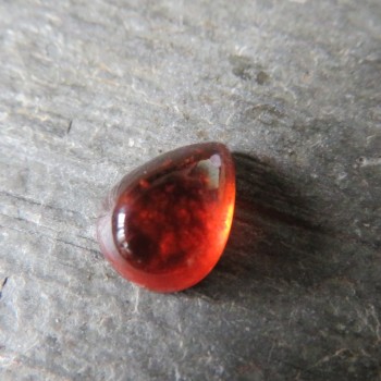 Rudý granát (hesonit extra), Tanzánie, kabošonek01