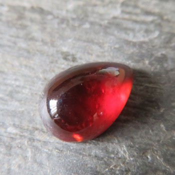 Rudý granát (hesonit extra), Tanzánie, kabošonek 03