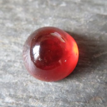 Rudý granát (hesonit extra), Tanzánie, kabošonek 06