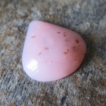 Růžový opál Peru, kabošon č.B11