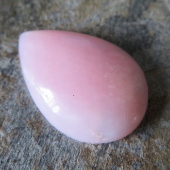 Růžový opál Peru, kabošon č.B15