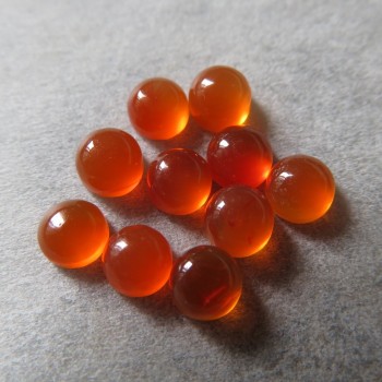 Karneol přírodní, mini kabošon - 4mm, 1 ks