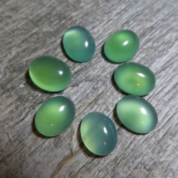 Dyed chalcedony; mint oval - 8x10mm