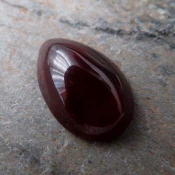 Granát Almandin, kabošonek č.P25