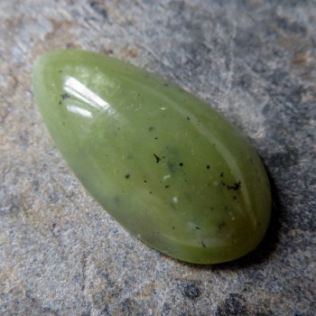 Žlutozelený opál, Madagaskar, kabošon č.5