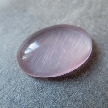Čistý růženín, Madagaskar, kabošon č.2