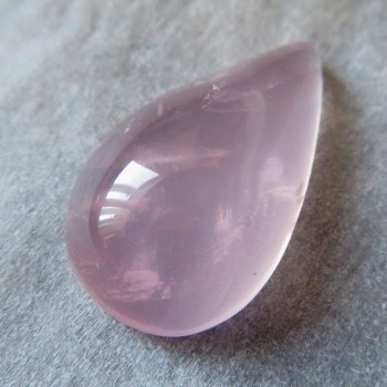 Čistý růženín, Madagaskar, kabošon č.3