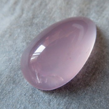 Čistý růženín, Madagaskar, kabošon č.4