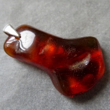 Červený Přírodní Jantar Litva, přívěsek č.56