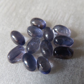 Kordierit (Iolit) mini kabošon oválek 3x5 mm, 1ks