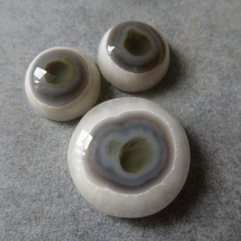 Očičkový chalcedon -kabošon souprava č.7