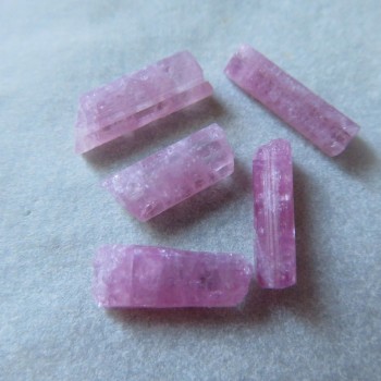 Turmalín- rubelit; krystalky, set č.14