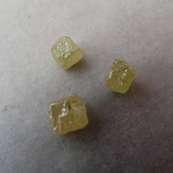 Diamant žlutý surový;  kostičky souprava