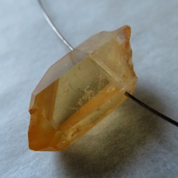 Tangerine křišťál, vrtaný krystal č.T3