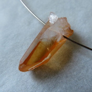 Tangerine křišťál, vrtaný krystal č.T10