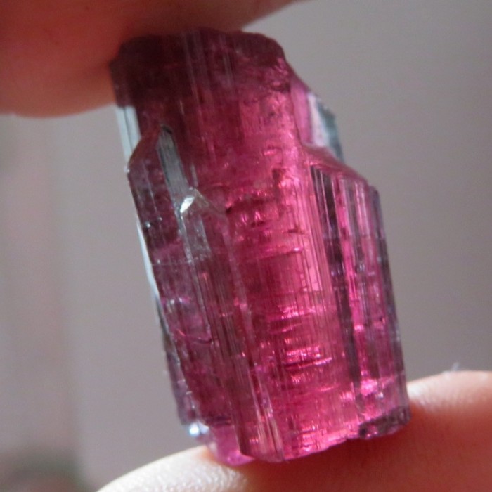 Turmalín- rubelit+ lila, obří krystal B12