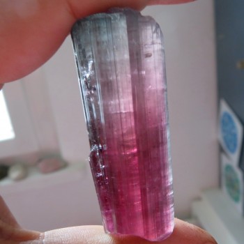 Turmalín- rubelit+ lila, obří krystal B13