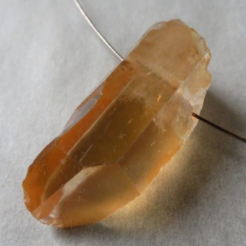 Tangerine křišťál, vrtaný krystal č.T6