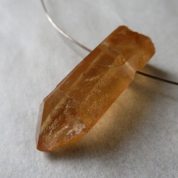 Tangerine křišťál, vrtaný krystal č.T10