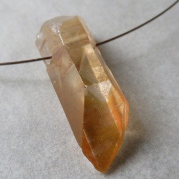 Tangerine křišťál, vrtaný krystal č.T11