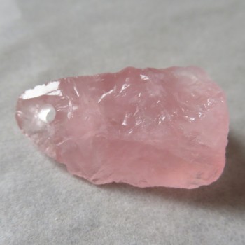 Sytý růženín, surový, vrtaný č.R02