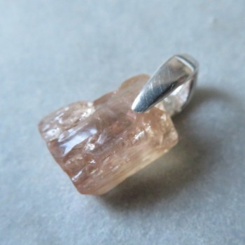 Imperial topaz, surový, přívěsek č. J39