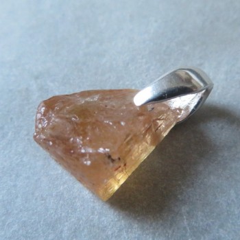 Imperial topaz, surový, přívěsek č. J40